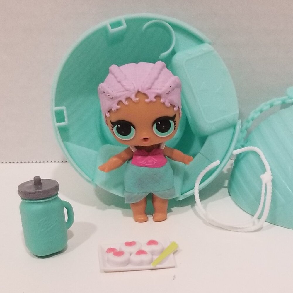 L.O.L. Surprise! Tots Merbaby Doll & Accessories, VGUC - EUC - Picture 9 of 15